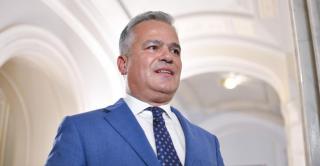 Veştea nu mai candidează la şefia PNL: "Nu voi gira printr-o candidatură acest simulacru democratic"