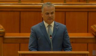 A &icirc;nceput ședința pentru &icirc;nvestirea guvernului Veștea. Sunt necesare 233 de voturi pentru a trece