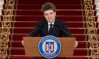 Nicuşor Dan: &Icirc;n ciuda zgomotului politic, Rom&acirc;nia funcţionează. Ce mesaj are pentru rom&acirc;ni