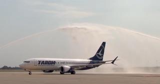 Boeing 737 MAX 8, cel mai modern avion din flota TAROM, poartă numele lui Mircea Lucescu. Va zbura doar intern