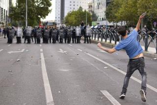 Percheziții &icirc;n Bucureşti şi &icirc;n 15 judeţe, &icirc;n legătură cu incidentele violente de la protestul ciobanilor