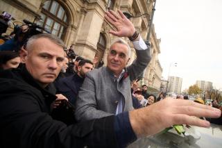 Planul secret al lui Georgescu pentru azil &icirc;n ltalia: vilă &icirc;n Toscana de 1,2 mil. &euro; cu anexă pentru servitori