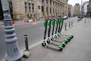 Trotinetele electrice, blocate &icirc;n parcurile din Bucureşti. Măsura impusă de Primăria Capitalei