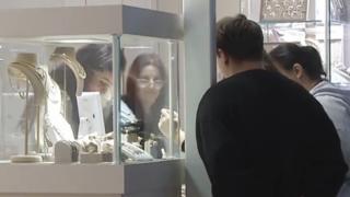 Cozi la amanet după ce un gram de aur a ajuns aproape 600 de lei. Avertismentul economiștilor