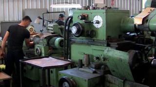 Industria care face concedieri masive. Sute de români rămân fără loc de muncă înainte de Crăciun