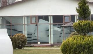 Tavanul piscinei Hilton din Sibiu s-a prăbușit. 8 persoane, 5 adulți și 3 minori, scoase din apă