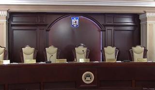 Şedinţă tensionată la CCR pe legea pensiilor speciale. De ce au plecat cei 4 judecători numiţi de PSD