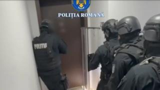 Bărbatul care şi-a sechestrat fosta soţie şi copilul de un an nu e la prima abatere: "El zice că &icirc;i iubește"