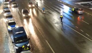 Razie "la s&acirc;nge" &icirc;n Capitală. Noaptea trecută, mașinile au fost trase pe dreapta una după alta