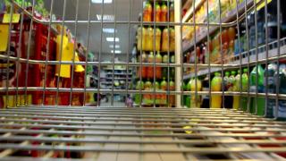 Consecinţele intrării &icirc;n recesiune tehnică pentru Rom&acirc;nia. Economiştii cer reformă la stat şi primării