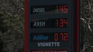 Carburanții ar putea depăși 10 lei litrul &icirc;n doar c&acirc;teva zile. Cel mai negru scenariu: motorina 12 lei
