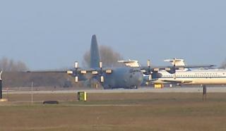 Primele echipamente militare americane au ajuns &icirc;n Rom&acirc;nia. Trei avioane au aterizat la Bucureşti