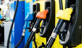 Motorina, la un pas de 10 lei pe litru. C&acirc;t s-au scumpit carburanții față de luna trecută