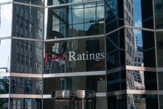 Fitch cruță Rom&acirc;nia de "junk". Urmează &icirc;ncă două teste grele: Moody&rsquo;s și Standard & Poor&rsquo;s