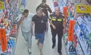 Momentul &icirc;n care Radu Bucurică, procurorul pistolar, e ridicat din supermarket-ul din Snagov