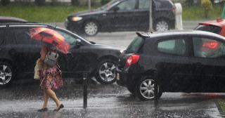 Vijelii și grindină &icirc;n aproape toată țara, după o zi &icirc;n care vor fi 36 de grade
