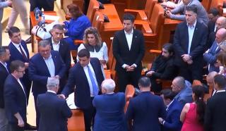 PSD ar putea face alianţă cu AUR pentru a da premierul. "Nu e un partid extremist"