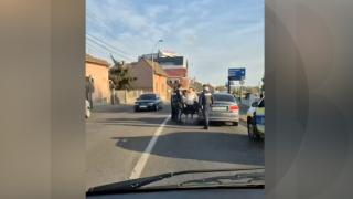 Scene incredibile &icirc;n trafic: un şofer abia se ţinea pe picioare, dar testarea cu etilotestul a ieşit negativă