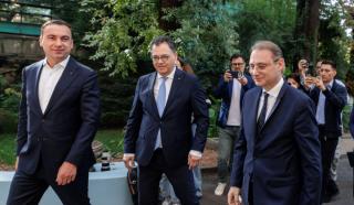 Analist: PSD &icirc;l critica pe Bolojan că nu pleacă de la guvernare, astăzi se roagă de el să vină la guvernare