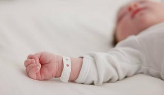 Natalitatea din Rom&acirc;nia, la cel mai scăzut nivel din ultimii 100 de ani. Ce județe riscă să răm&acirc;nă pustii
