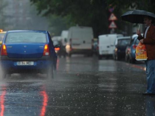 Circulatie ingreunata in Capitala. Vezi AICI ce linii de tramvai si troleibuz sunt BLOCATE