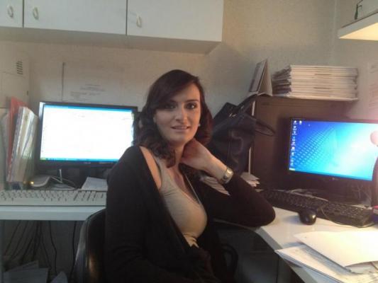 Un politician îşi obliga secretara, prin contract, la relaţii sexuale