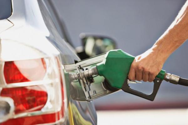 Guvernul: Acciza de 7 eurocenţi, doar la benzină