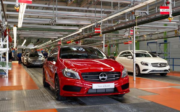 Grupul Daimler, proprietarul Mercedes-Benz Cars, va investi 300 de milioane de euro in Romania