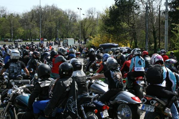 Restrictii in traficul din Capitala. Doua marsuri de motociclisti si biciclisti vor avea loc sambata