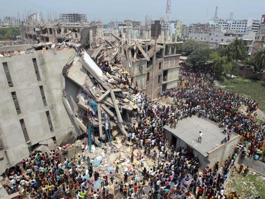 Incendiu la locul tragediei din Bangladesh: O femeie care tocmai era salvata din daramaturi a murit