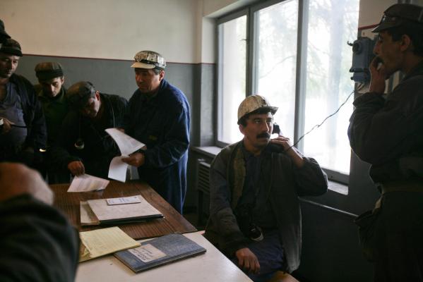 Targu Jiu: Mii de mineri cer demisia conducerii CE Oltenia