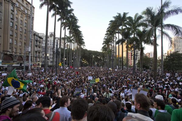 Trupele speciale din Brazilia vor interveni pentru potolirea protestelor