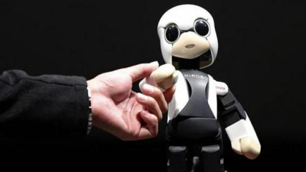 Japonezii trimit in spatiu un robotel astronaut