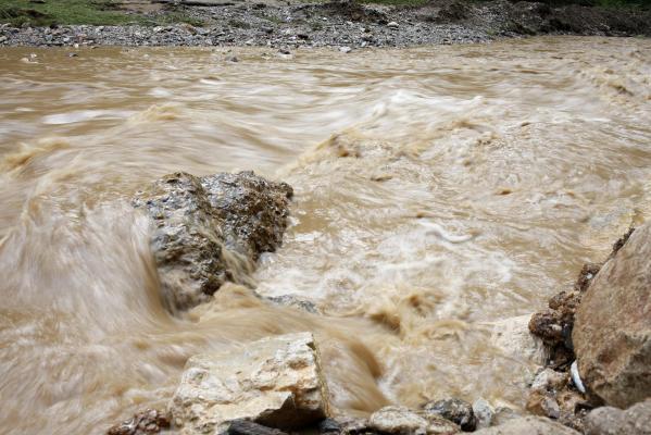 Cod PORTOCALIU de inundatii pe mai multe rauri