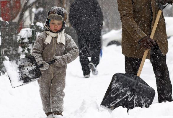 Ponta l-a luat la întrebări pe ministrul Educaţiei cu privire la închiderea şcolillor din Bucureşti