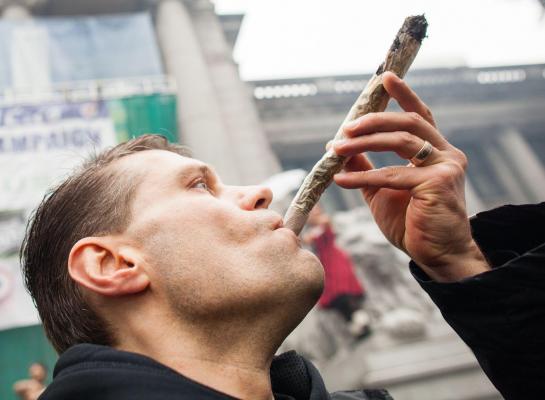 Statul care a vândut MARIJUANA de 5 milioane de dolari în doar o săptămână!