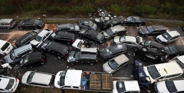 PERICULOS de incitant! Reclama care a produs peste 500 de accidente rutiere într-o zi pe străzile din Moscova