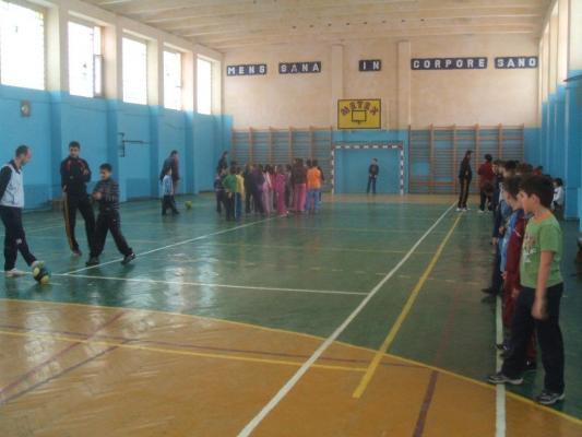 Obligatorie în şcoli! Ce vor face copiii la orele de sport