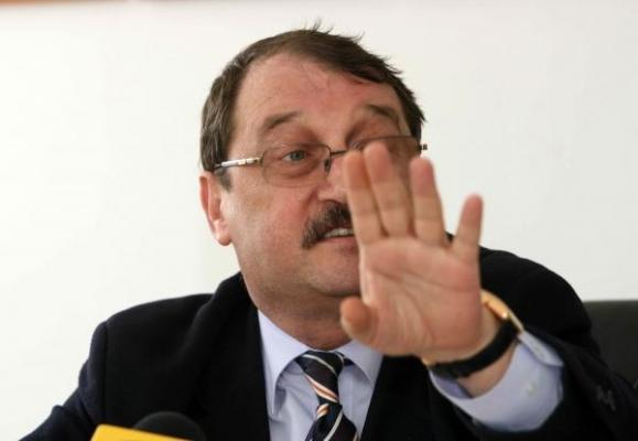 Mircea Băsescu şi Marian Căpăţână rămân în arest