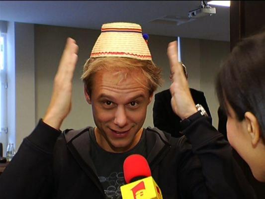 Cel mai mare DJ al planetei a primit un cadou inedit de la Alexandra Bădoi