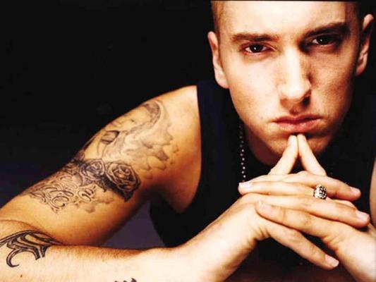 Foto! Cât rău i-au putut face drogurile! Fața lui EMINEM, distrusă