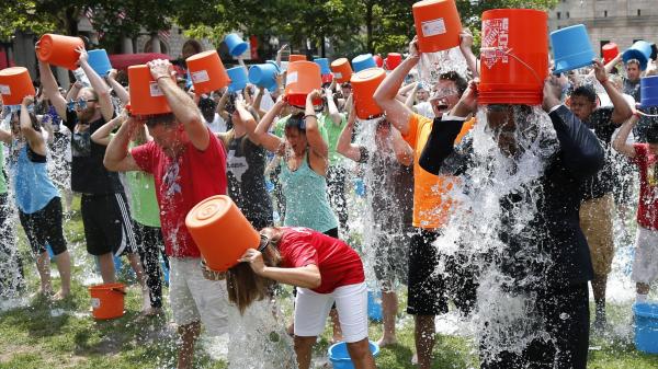 Ice Bucket Challenge e legendă. O nouă provocare a fost, deja, lansată!