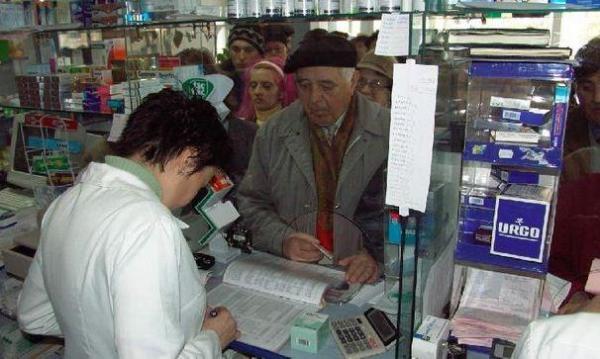 Nu te mai păcăli singur(ă)! ȘAPTE medicamente și produse farmaceutice pe care dai banii DEGEABA