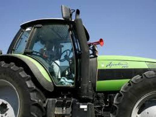 Salariu de tractorist în România: PESTE 2000 de euro!