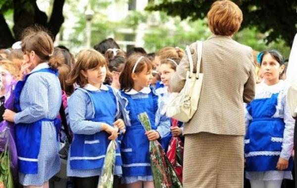 Încep înscrierile pentru învăţământul primar. Vezi calendarul aprobat de Ministerul Educaţiei