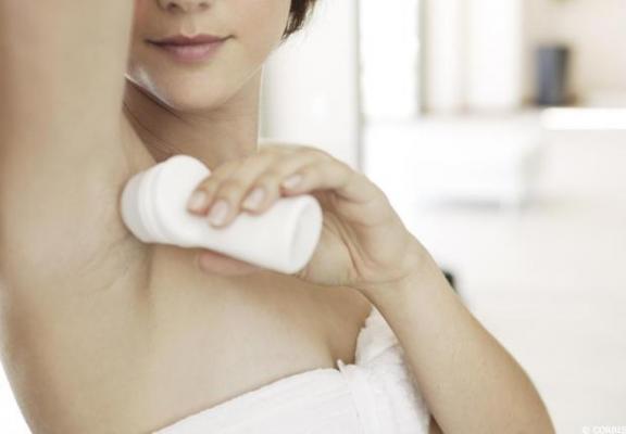 ATENŢIE! Antiperspirantul este periculos