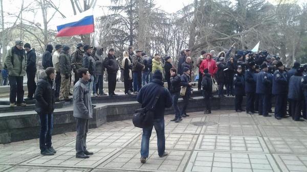 Crimeea: Premierul pro-rus Serghei Aksenov a PRELUAT CONTROLUL armatei şi poliţiei