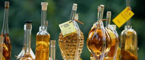 ŢUICA DE PRUNE i-a uimit pe americani! Iată ce calităţi terapeutice are băutura românească