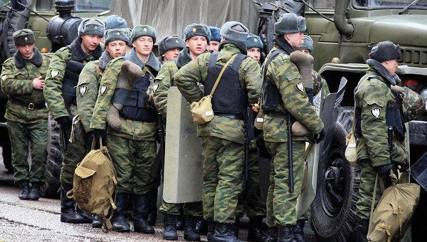 Armata rusă spune că de luni ar putea începe războiul în Crimeea!