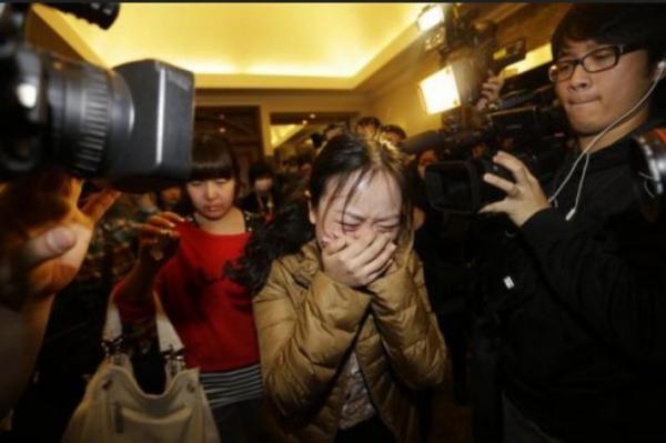 Cine sunt cei 239 de pasageri ai Malaysia Airlines. POVEŞTI emoţionante